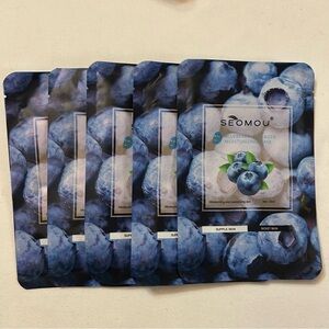 5 packages of Blueberry Collagen Moisturizing Masks